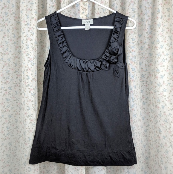 LOFT Tops - LOFT Sleeveless Blouse w Satin Detail